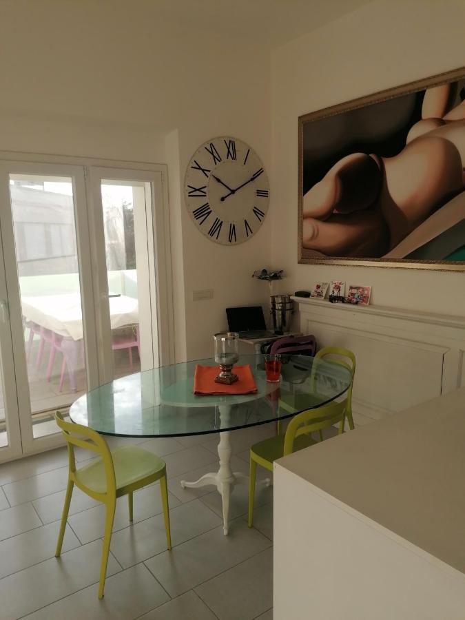 Appartamento a 20 mt dal Mare Calambrone Esterno foto